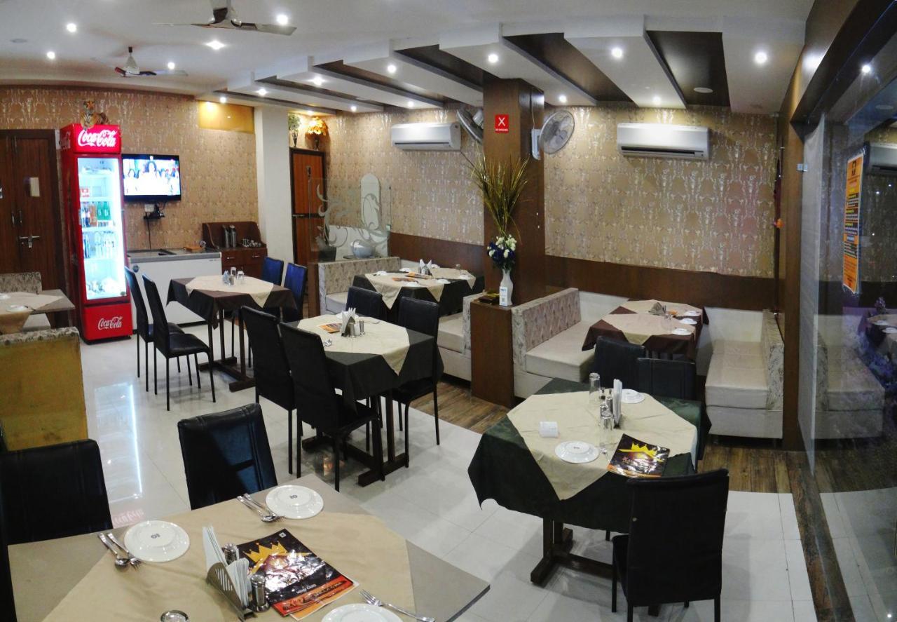 Hotel Kamad Giri,Ujjain Buitenkant foto